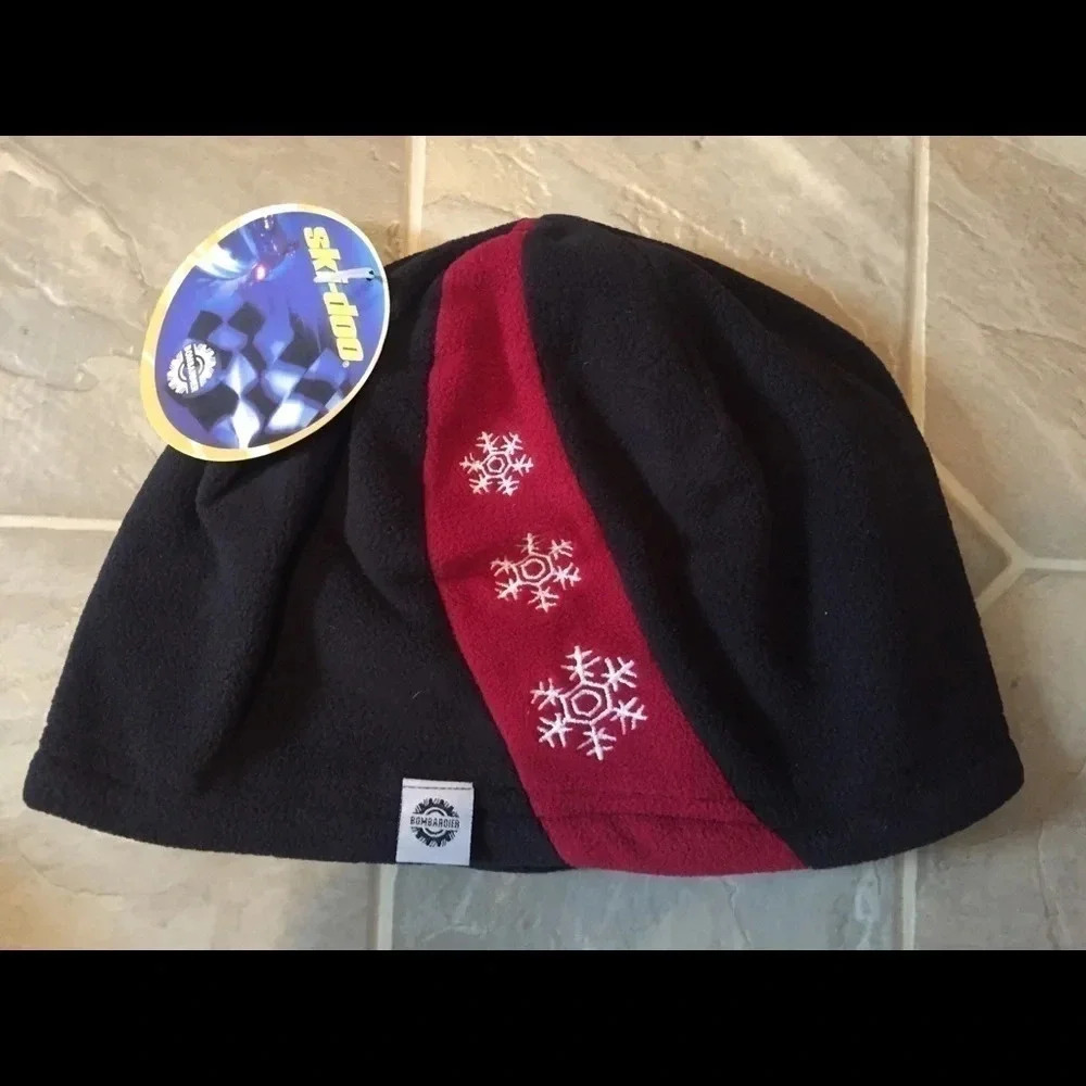 Women’s Skidoo Toque new - Picture 2 of 2